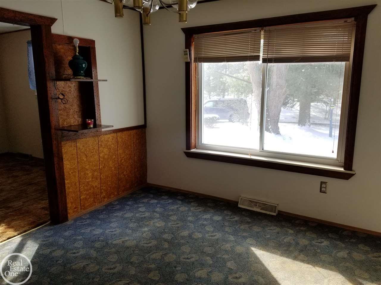 2641 Beach Port Port Huron, MI 48060 - Photo 8 of 21