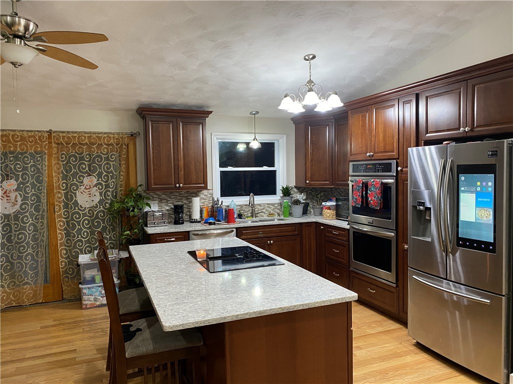 70 Leuba Road Coventry, RI 02816 - Photo 2 of 27