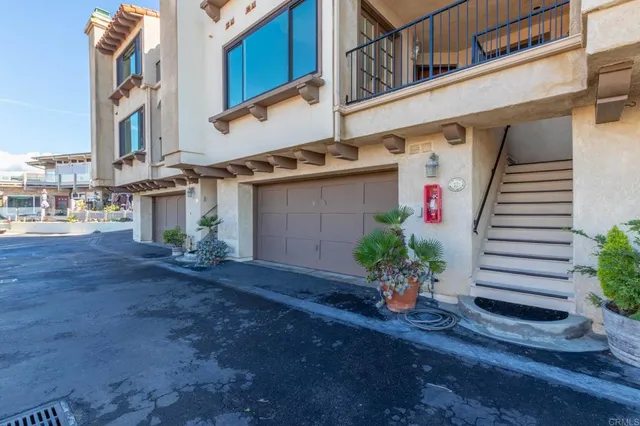 $1,950,000 | 268 Avenida Montalvo, Unit 2, San Clemente, CA 92672