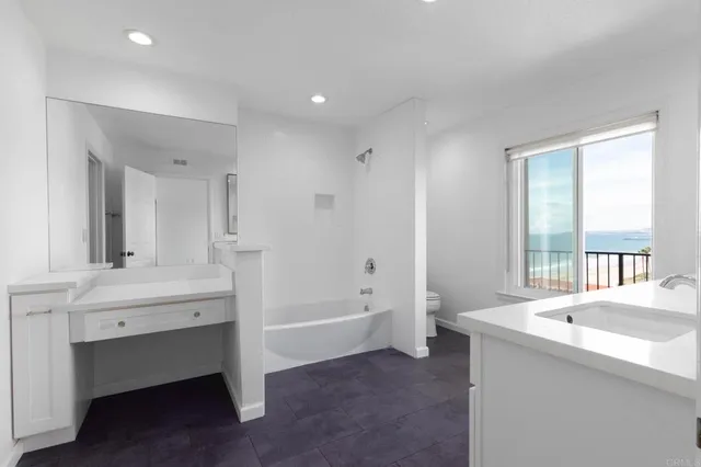 $1,950,000 | 268 Avenida Montalvo, Unit 2, San Clemente, CA 92672