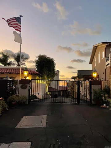 $1,950,000 | 268 Avenida Montalvo, Unit 2, San Clemente, CA 92672