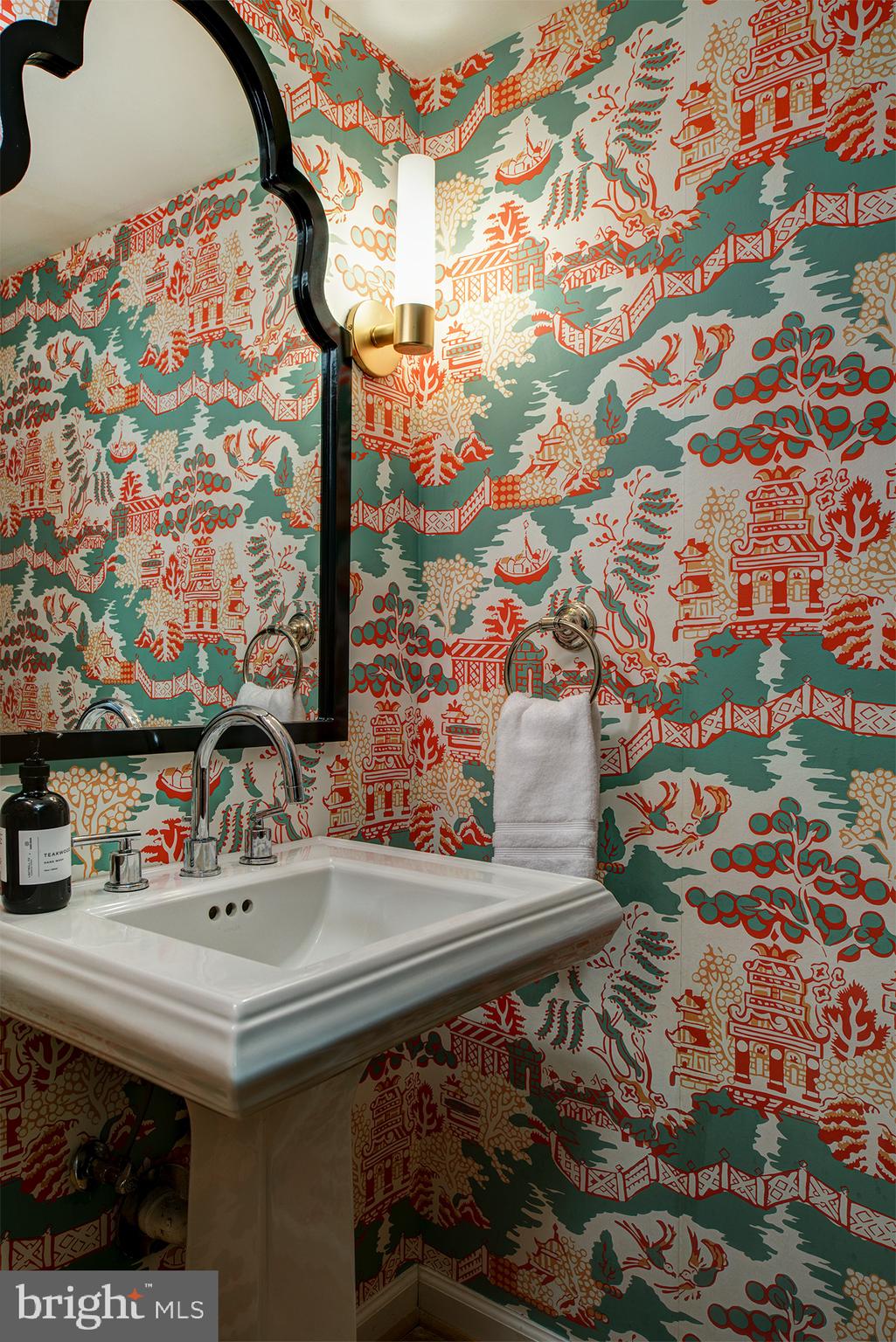 9405 Wallingford Drive Burke, VA 22015 - Photo 18 of 37 MAIN FLOOR HALF BATHROOM