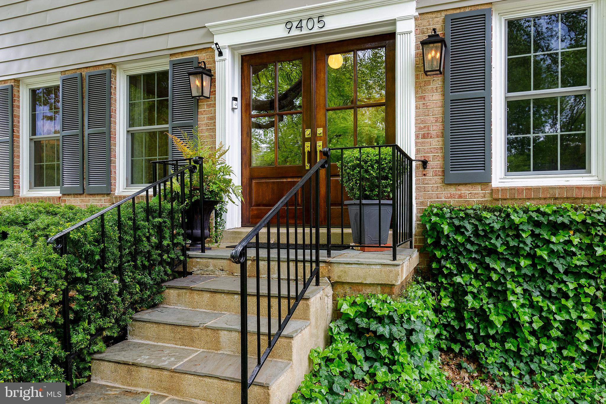 9405 Wallingford Drive Burke, VA 22015 - Photo 3 of 37 WELCOME HOME!