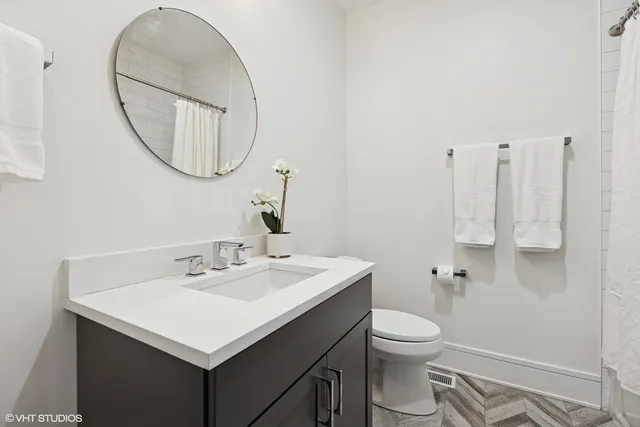 $899,900 | 5748 North Hermitage Avenue, Unit 102, Chicago, IL 60660