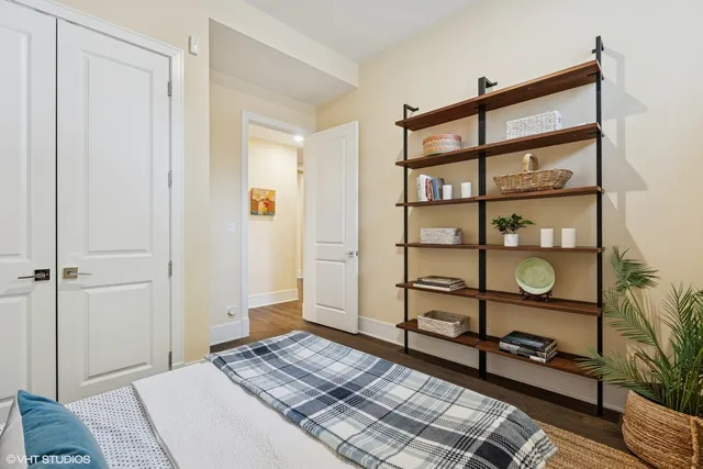 $899,900 | 5748 North Hermitage Avenue, Unit 102, Chicago, IL 60660