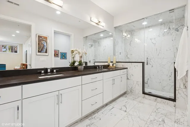 $899,900 | 5748 North Hermitage Avenue, Unit 102, Chicago, IL 60660