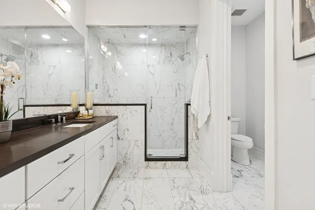 $899,900 | 5748 North Hermitage Avenue, Unit 102, Chicago, IL 60660