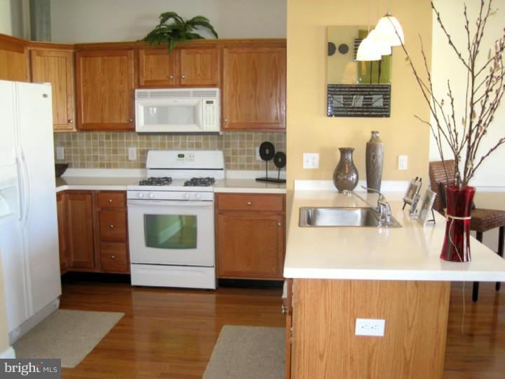 28 Bryce Road Berlin, NJ 08009 - Photo 2 of 18 Kitchen