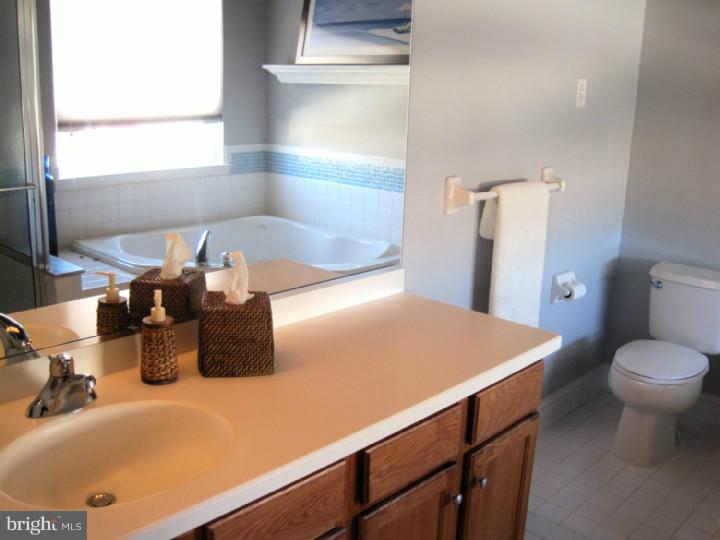 28 Bryce Road Berlin, NJ 08009 - Photo 12 of 18 Bathroom