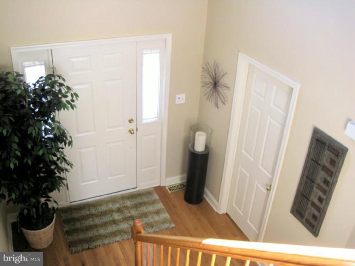 28 Bryce Road Berlin, NJ 08009 - Photo 8 of 18 Foyer