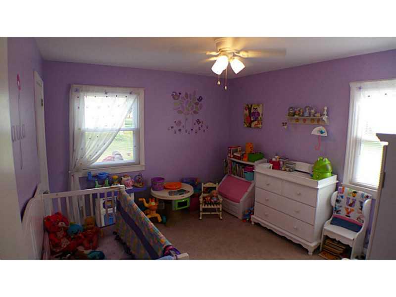 29 Ewing Road McKees Rocks, PA 15136 - Photo 23 of 24 Bedroom.