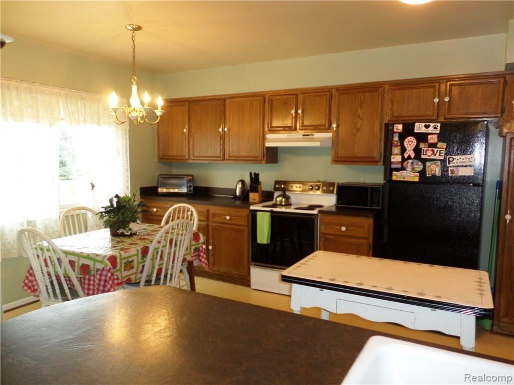 38146 Westchester Road Sterling Heights, MI 48310 - Photo 16 of 54 Kitchen2.JPG