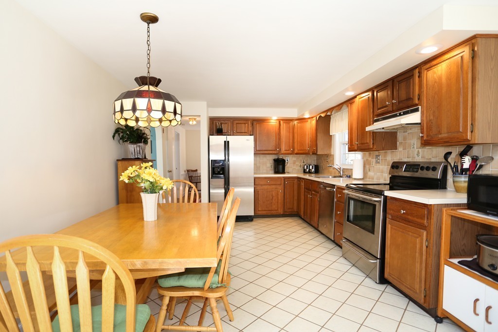 592 North Road Sudbury, MA 01776 - Photo 4 of 20 Gallery Image 4
