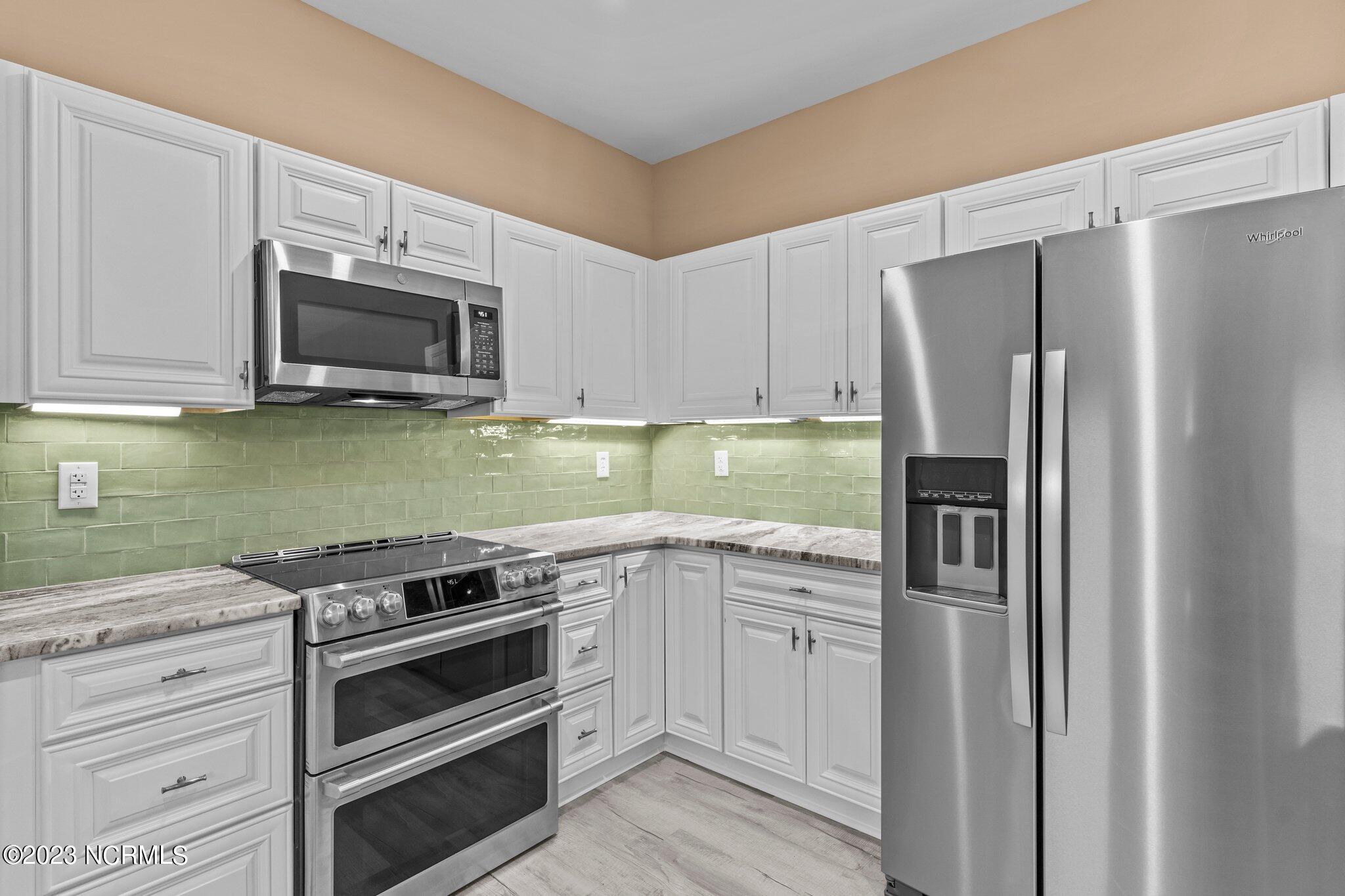 68 Knox Road Southport, NC 28461 - Photo 27 of 53 Kitchen