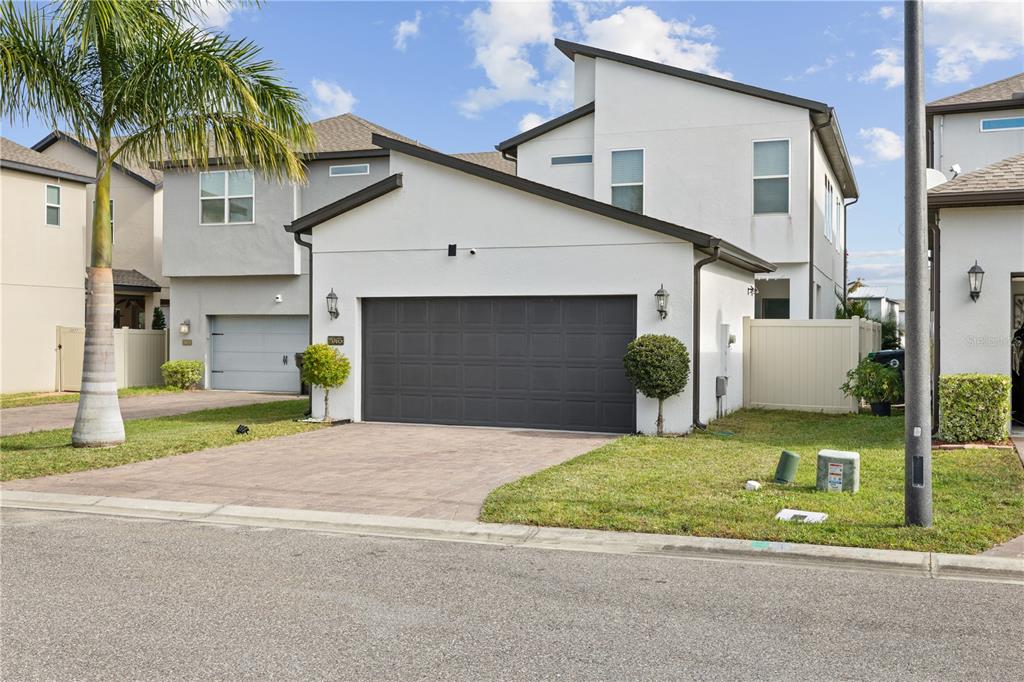 2065 White Feather Loop Oakland, FL 34787 - Photo 3 of 44