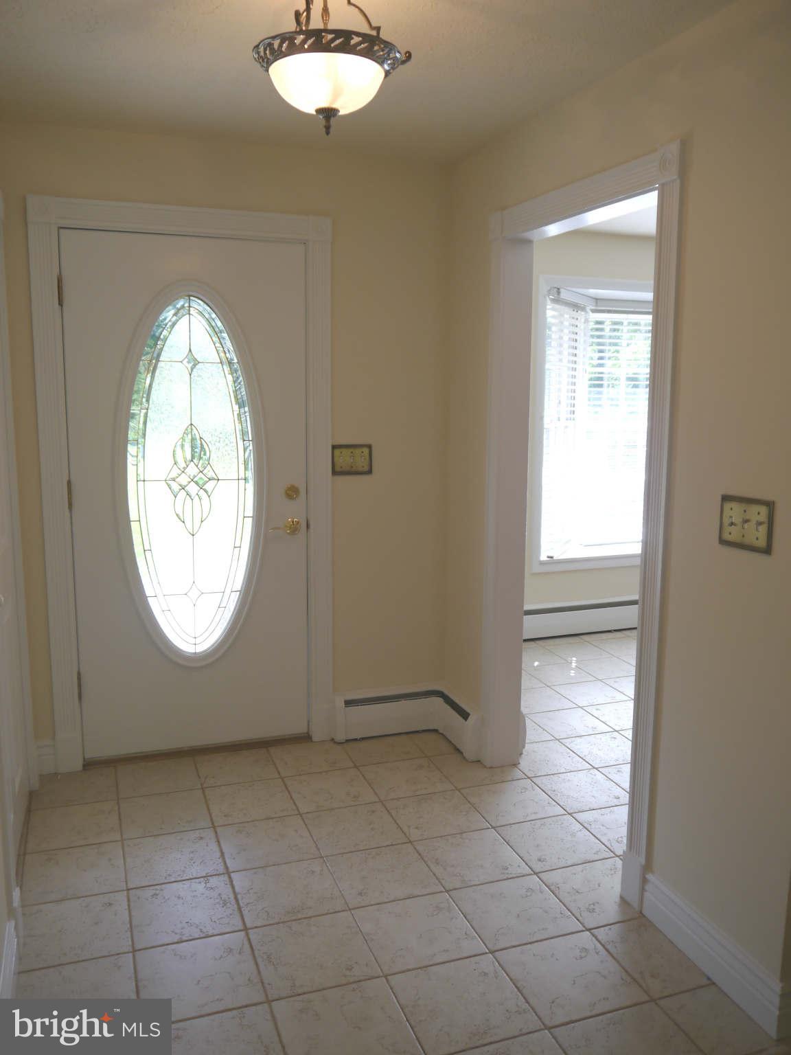 18428 Kingshill Road Germantown, MD 20874 - Photo 3 of 30 Interior (General)