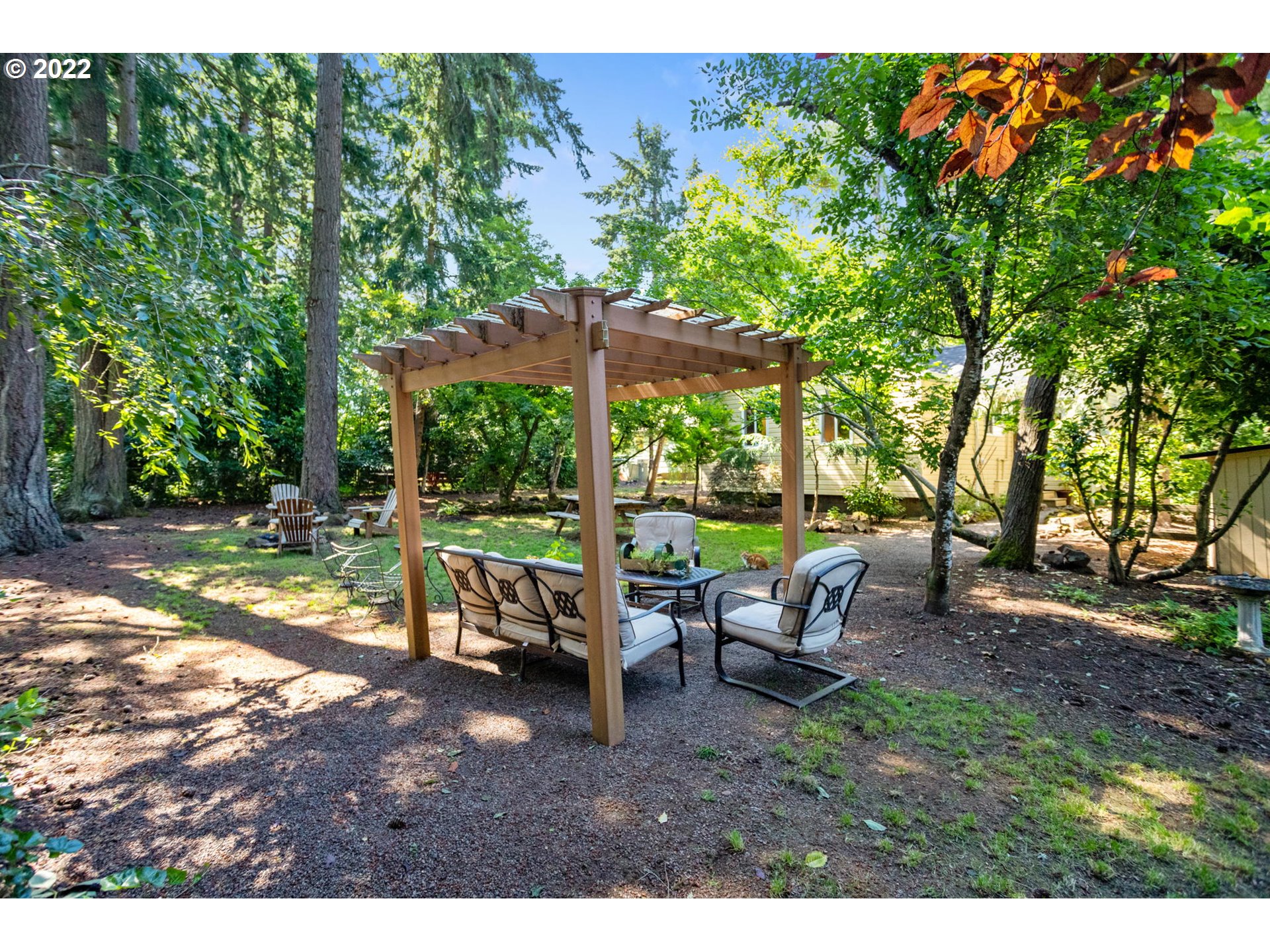 2020 Southeast Waldron Road Milwaukie, OR 97222 - Photo 27 of 32 a view of an outdoor sitting area with a tree
