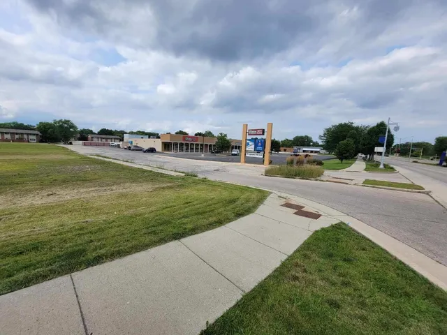 $1,100,000 | W171s7452 Lannon Drive, Muskego, WI 53150