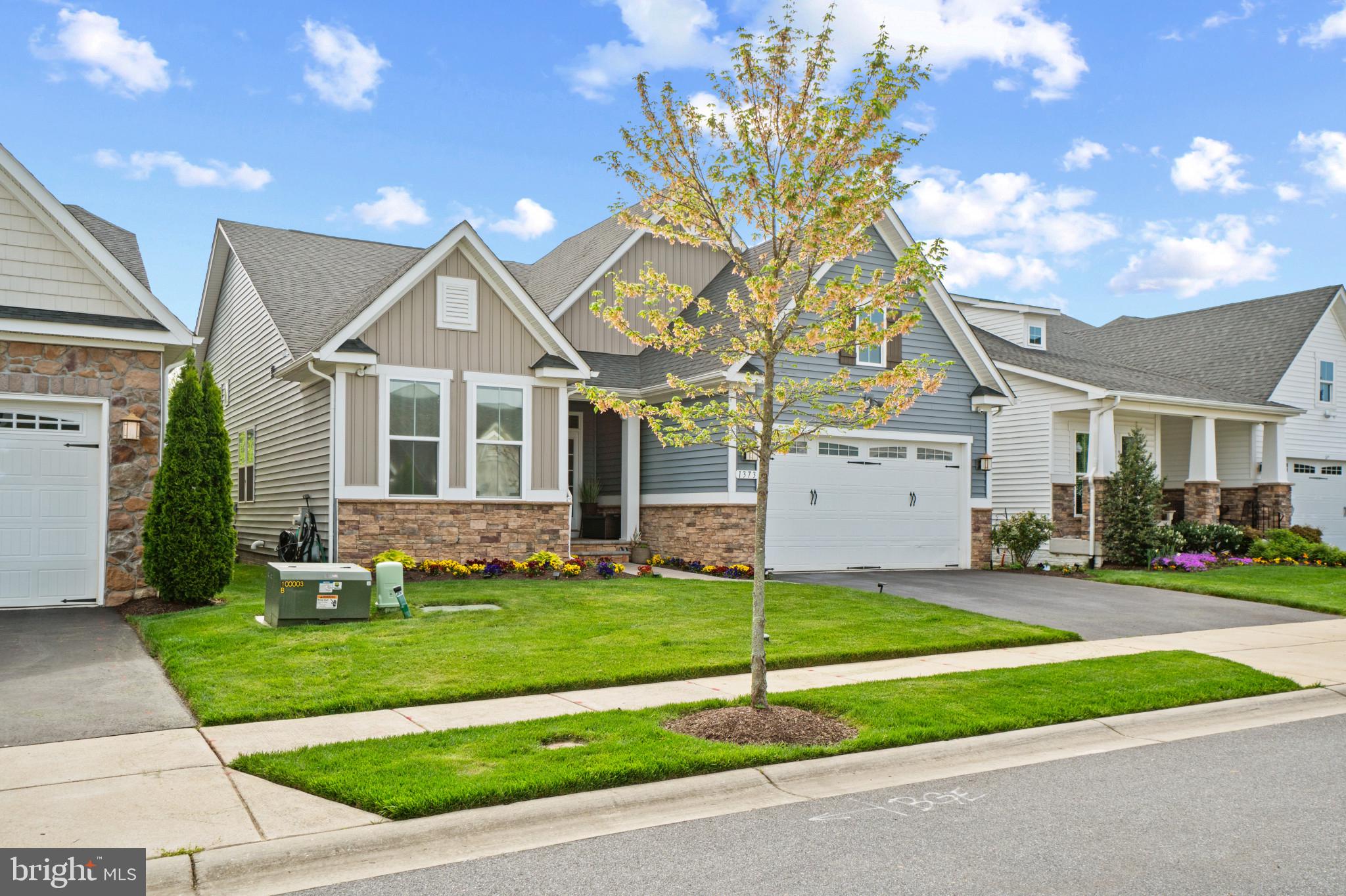 Great Curb Appeal!