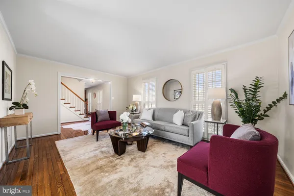 $885,000 | 7115 Hundsford Lane, Springfield, VA 22153