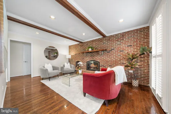 $885,000 | 7115 Hundsford Lane, Springfield, VA 22153