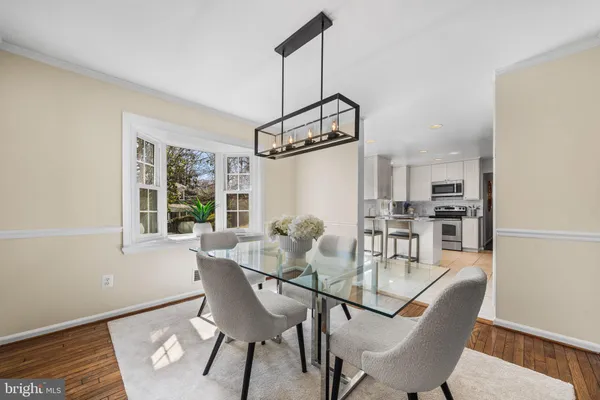 $885,000 | 7115 Hundsford Lane, Springfield, VA 22153