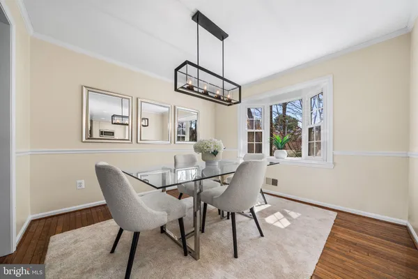 $885,000 | 7115 Hundsford Lane, Springfield, VA 22153