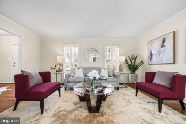 $885,000 | 7115 Hundsford Lane, Springfield, VA 22153