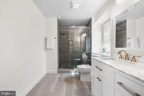 $885,000 | 7115 Hundsford Lane, Springfield, VA 22153