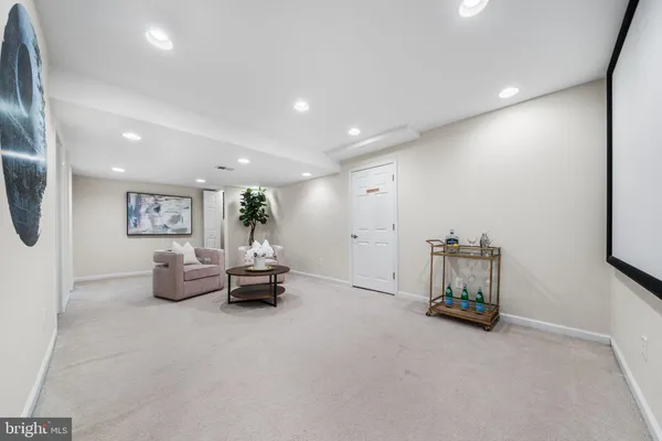 $885,000 | 7115 Hundsford Lane, Springfield, VA 22153
