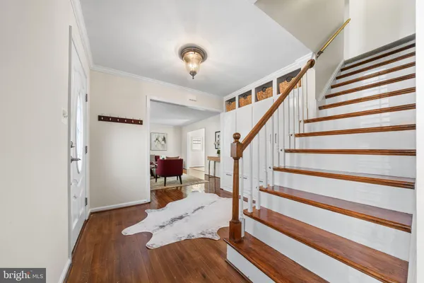 $885,000 | 7115 Hundsford Lane, Springfield, VA 22153