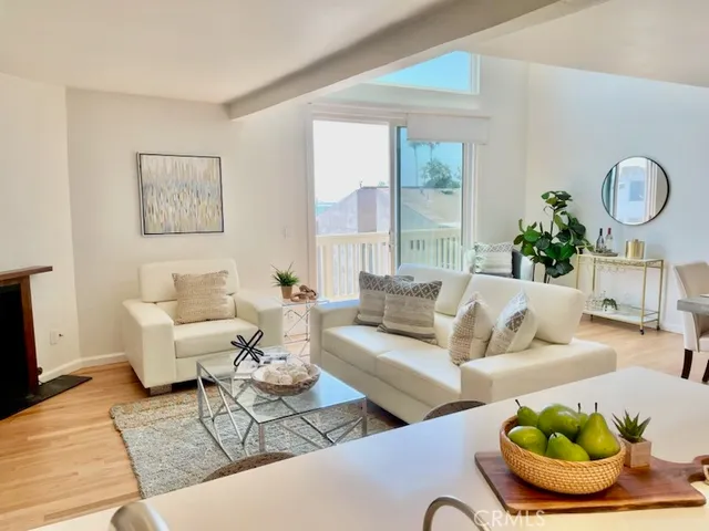 $1,249,000 | 6690 Vista Del Mar, Unit H, Playa del Rey, CA 90293