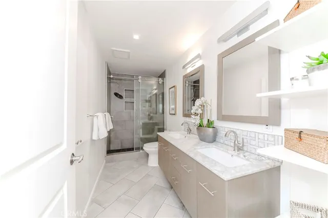 $1,249,000 | 6690 Vista Del Mar, Unit H, Playa del Rey, CA 90293