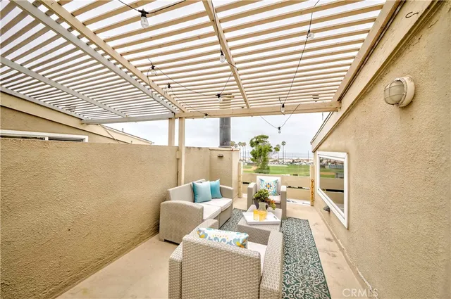 $1,249,000 | 6690 Vista Del Mar, Unit H, Playa del Rey, CA 90293