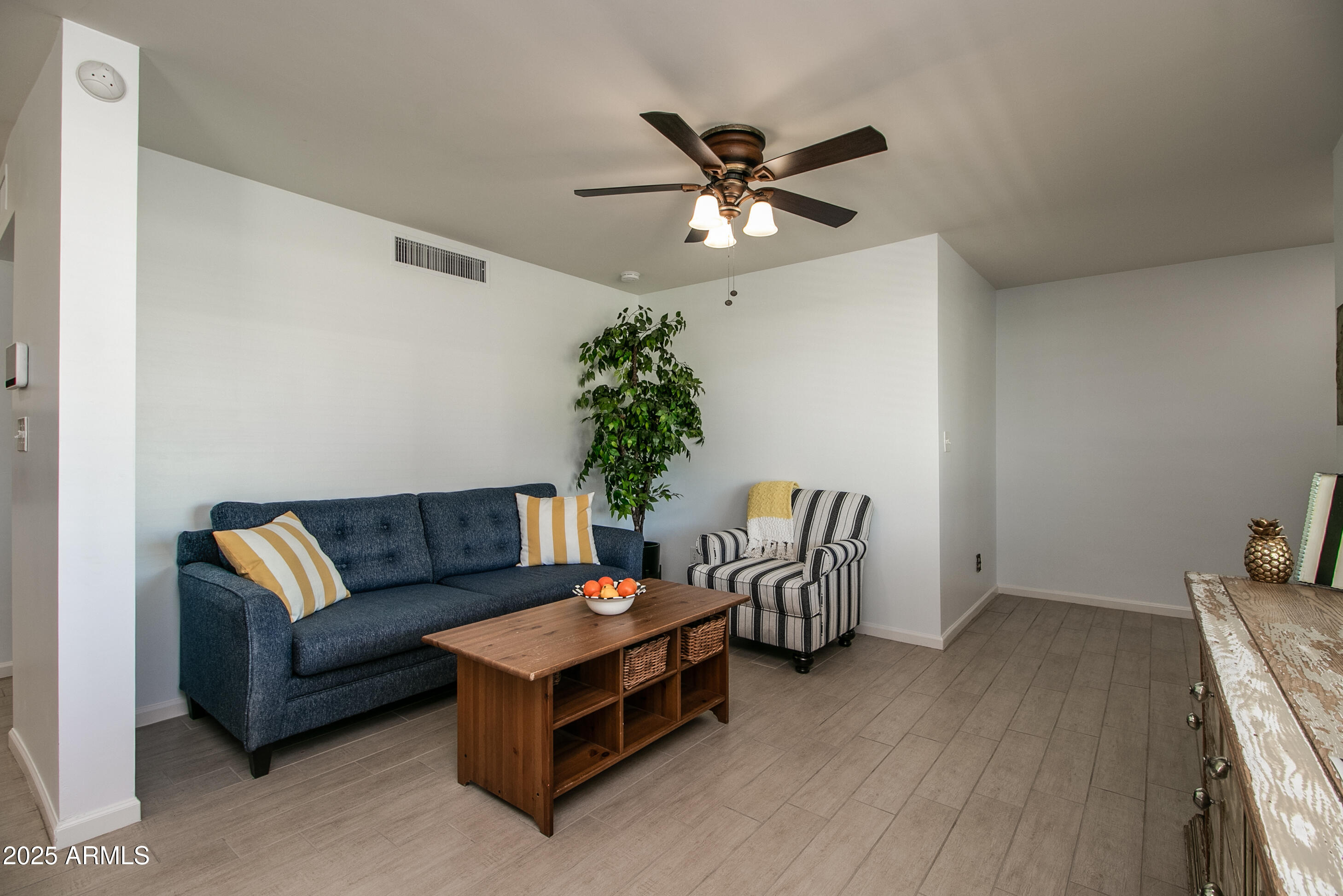 2017 West Edgemont Avenue Phoenix, AZ 85009 - Photo 7 of 53 a living room with furniture