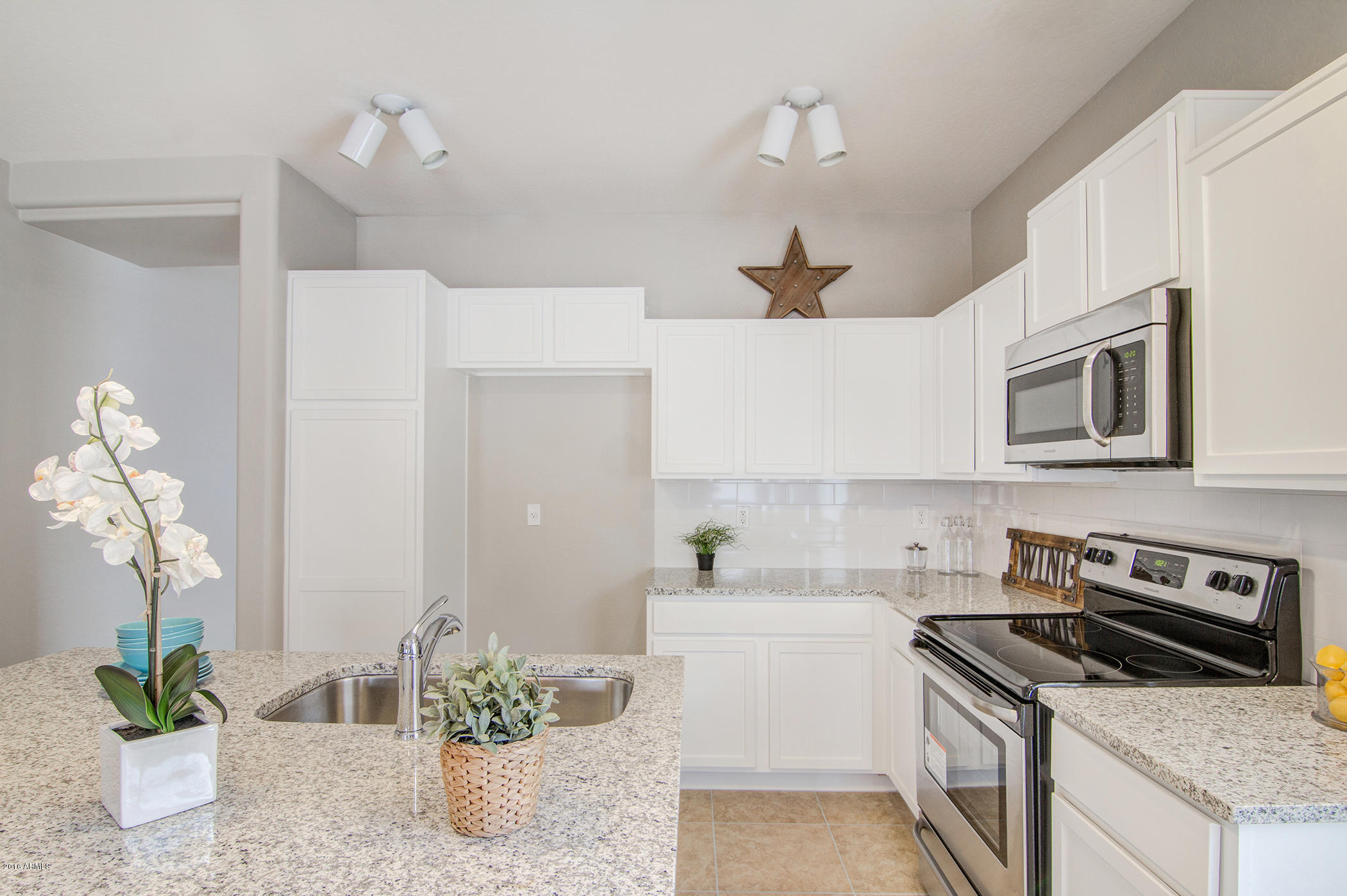 5405 West Maldonado Road Laveen, AZ 85339 - Photo 7 of 36 Kitchen 4