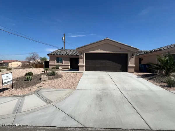 $1,950 | 2425 Cloverlawn Drive, Unit 101, Lake Havasu City, AZ 86403