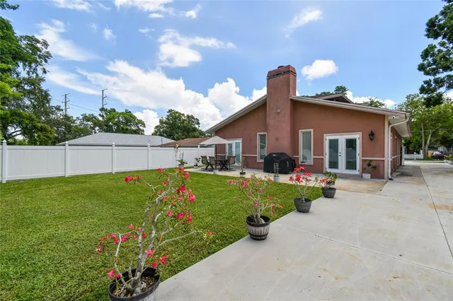 $695,000 | 3225 71st Avenue North, St. Petersburg, FL 33702