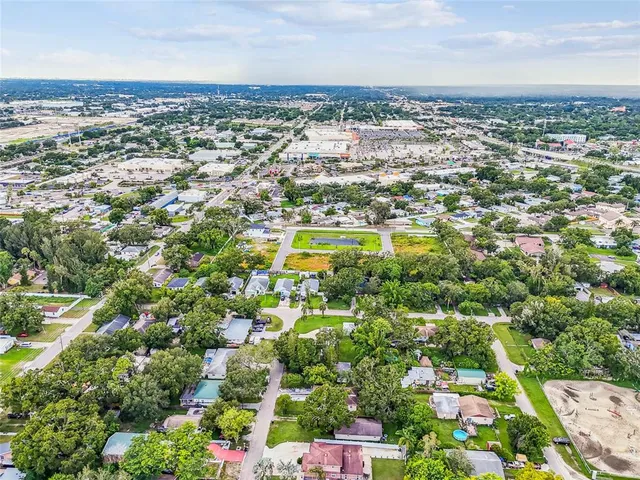 $695,000 | 3225 71st Avenue North, St. Petersburg, FL 33702