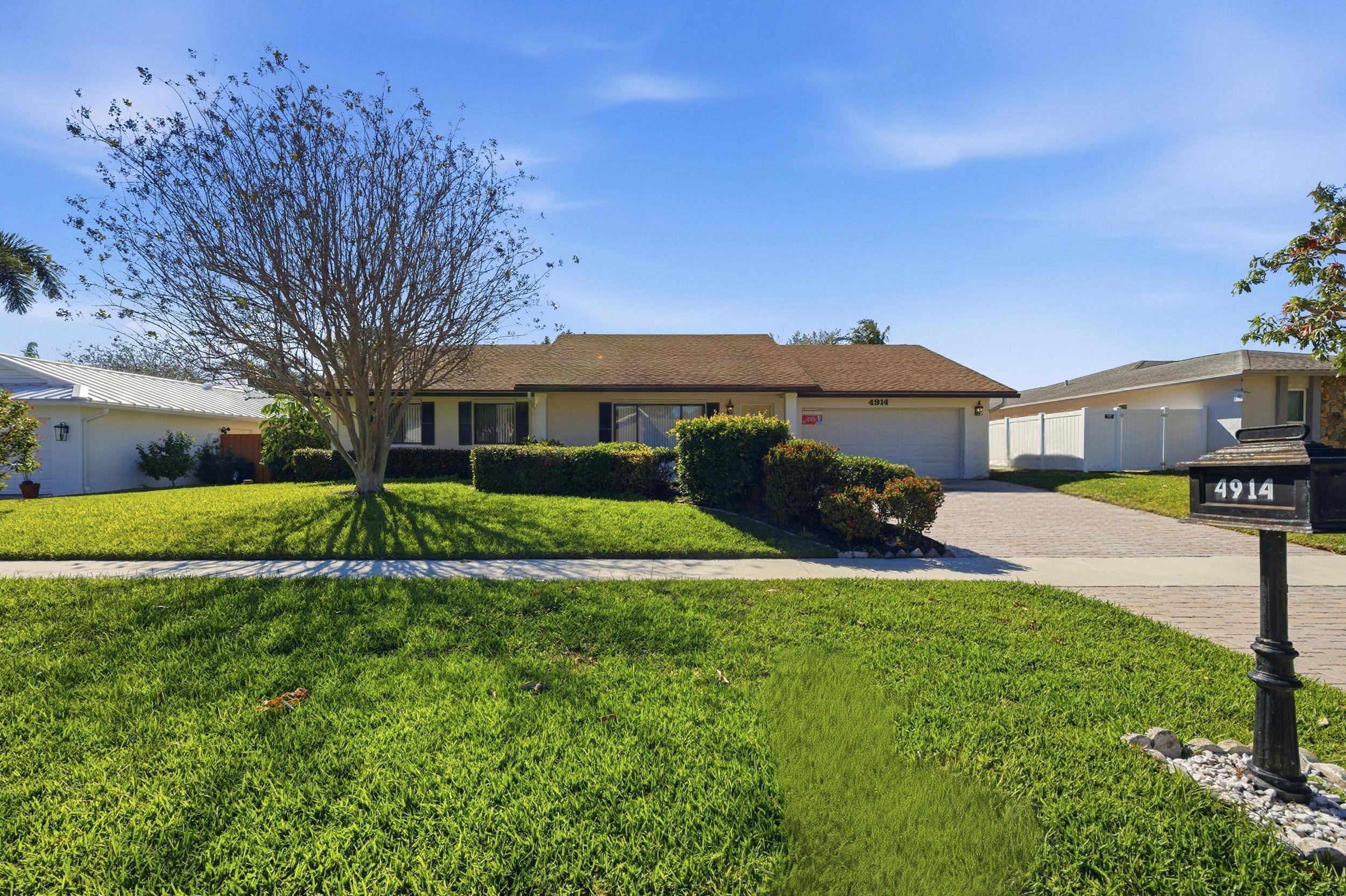 4914 Acorn Drive Boca Raton, FL 33487 - Photo 3 of 43 008__d4s7263_autoremove_15610583