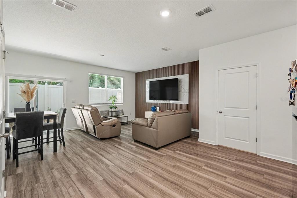 6203 Daerr Rdg Street Zephyrhills, FL 33542 - Photo 12 of 30