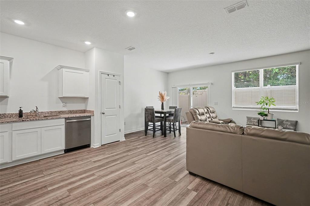 6203 Daerr Rdg Street Zephyrhills, FL 33542 - Photo 13 of 30