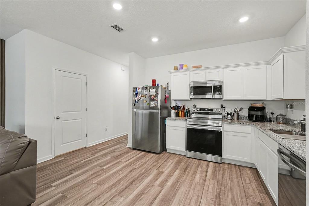 6203 Daerr Rdg Street Zephyrhills, FL 33542 - Photo 17 of 30