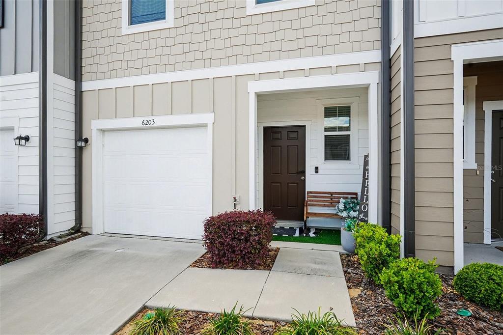 6203 Daerr Rdg Street Zephyrhills, FL 33542 - Photo 3 of 30