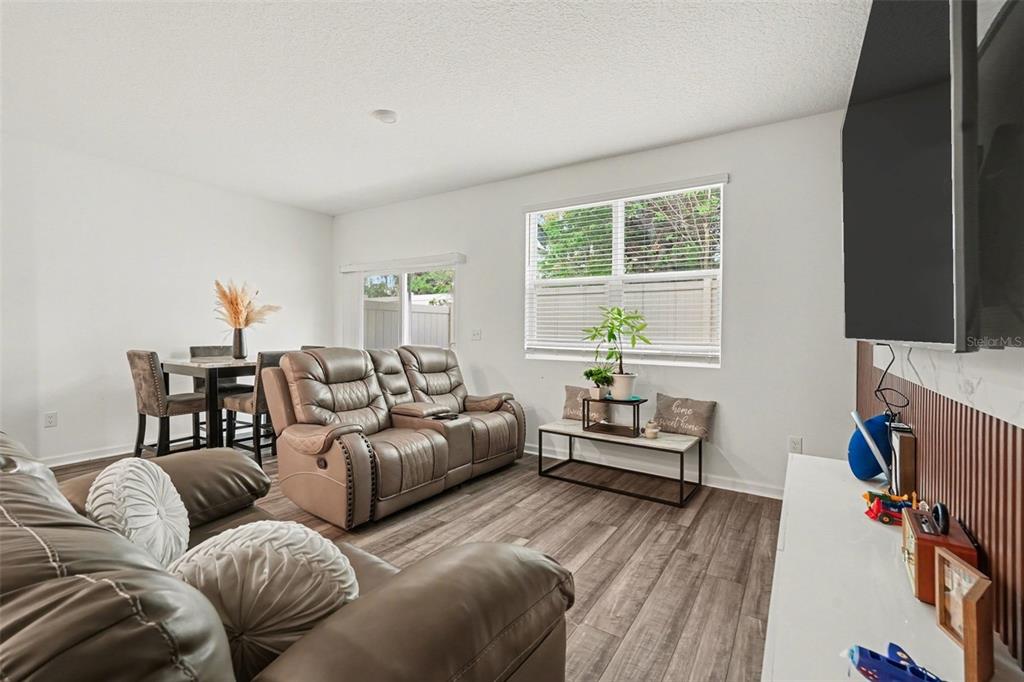 6203 Daerr Rdg Street Zephyrhills, FL 33542 - Photo 8 of 30