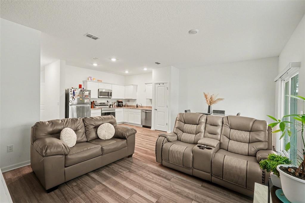 6203 Daerr Rdg Street Zephyrhills, FL 33542 - Photo 9 of 30