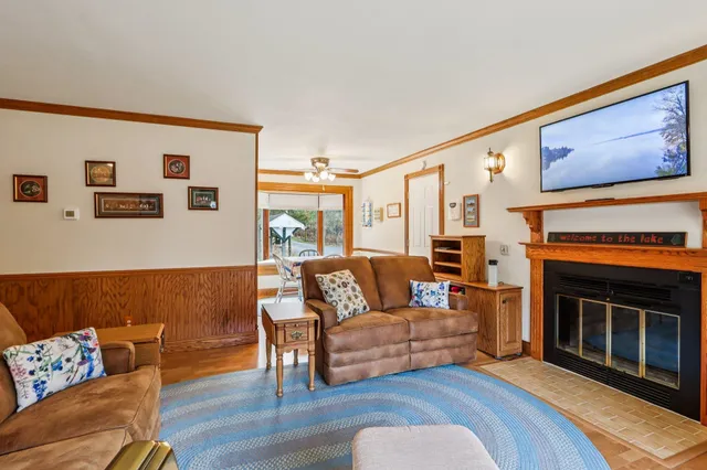 $1,595,000 | N2895 County Road V, Poynette, WI 53955