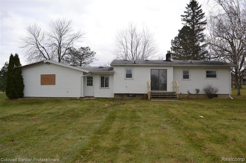 4029 North Henderson Road Davison, MI 48423 - Photo 2 of 8 DSC_0093.JPG