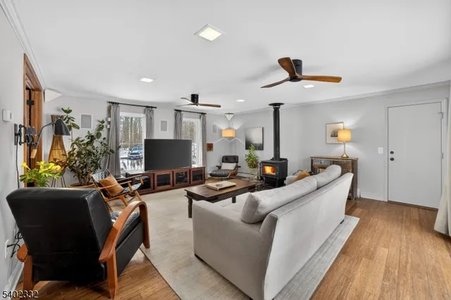 $765,000 | 509 County Road 579, Milford, NJ 08848