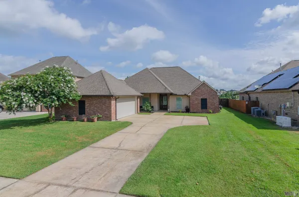 $350,000 | 8669 Sandpiper Street, Denham Springs, LA 70706